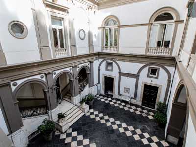 ci ritroviamo all�interno della vera meraviglia del luogo: lo splendido androne...